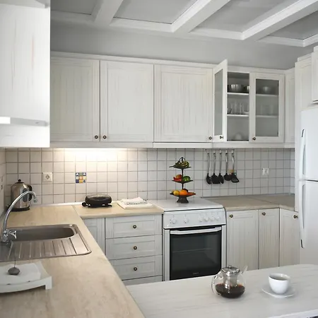 Gaia Luxury Homes * 에르미오니